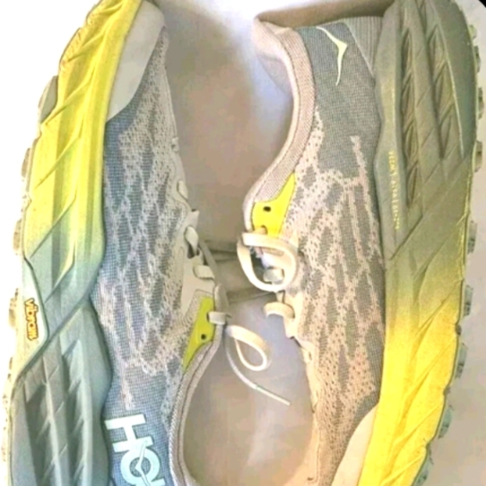 Hoka One One Speedgoat 5 Low Gray Yellow 1123158-MTLL Men's 10 Great Cond